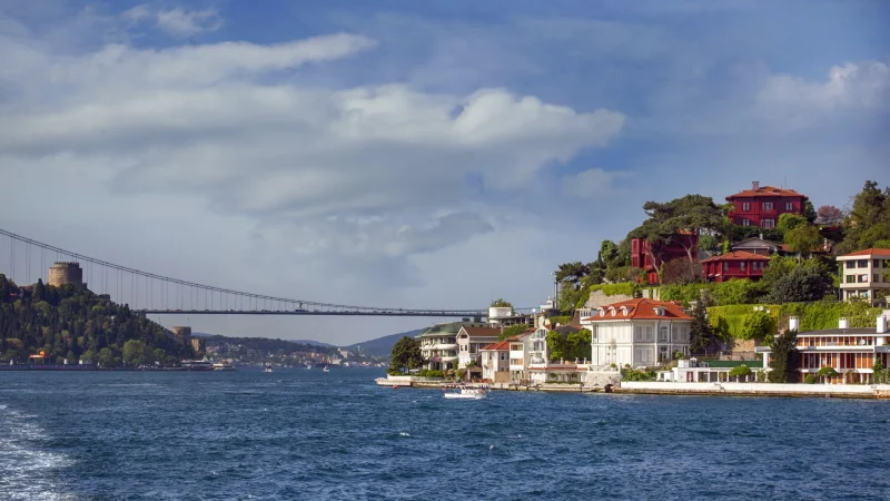 Bosphorus Cruise and Spice Bazaar Half Day Tour (Morning)