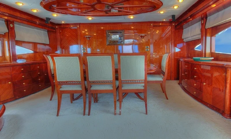 MOTOR YACHT DREAM 