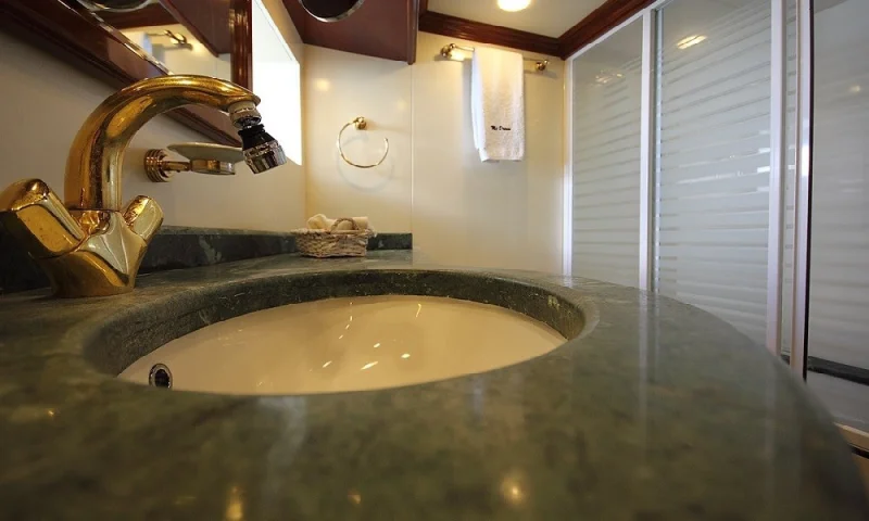MOTOR YACHT DREAM 