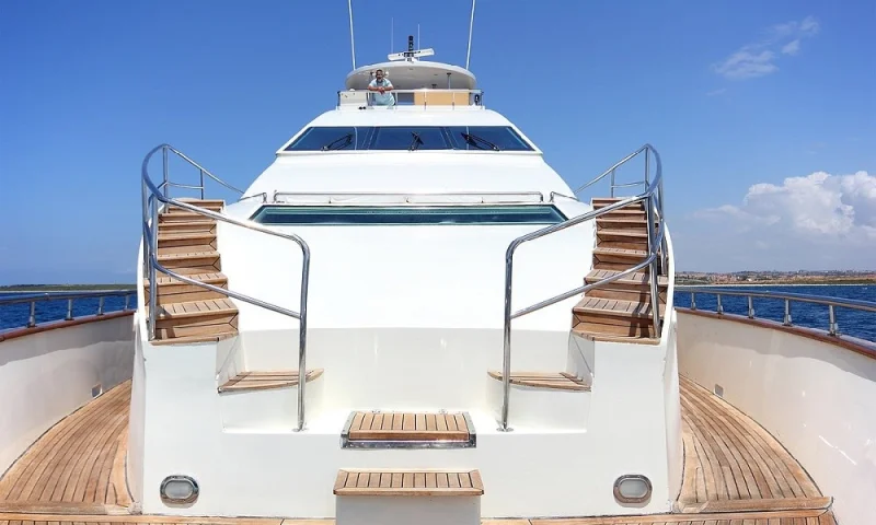MOTOR YACHT DREAM 