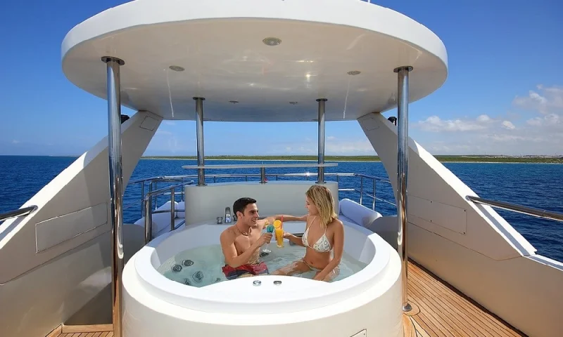 MOTOR YACHT DREAM 