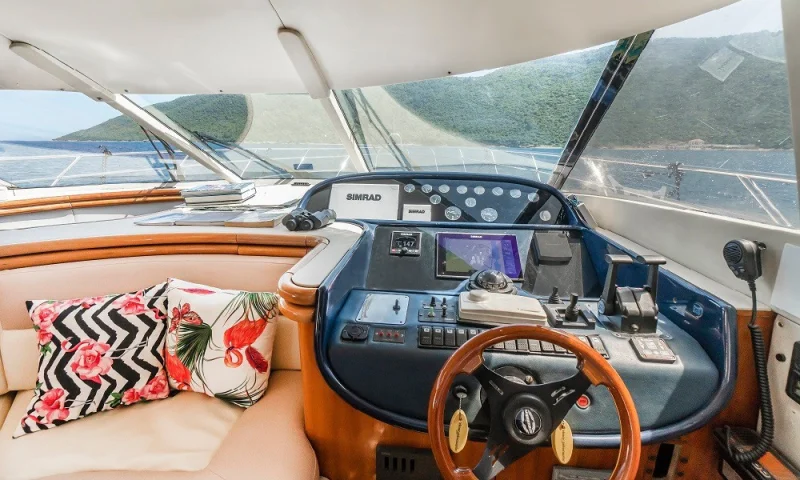 SUNSEEKER MANHATTAN 62   