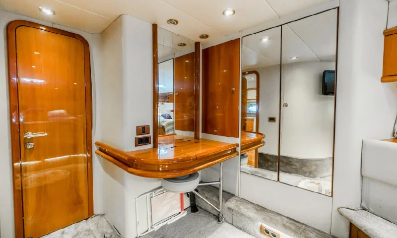 SUNSEEKER MANHATTAN 62   