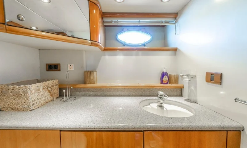 SUNSEEKER MANHATTAN 62   