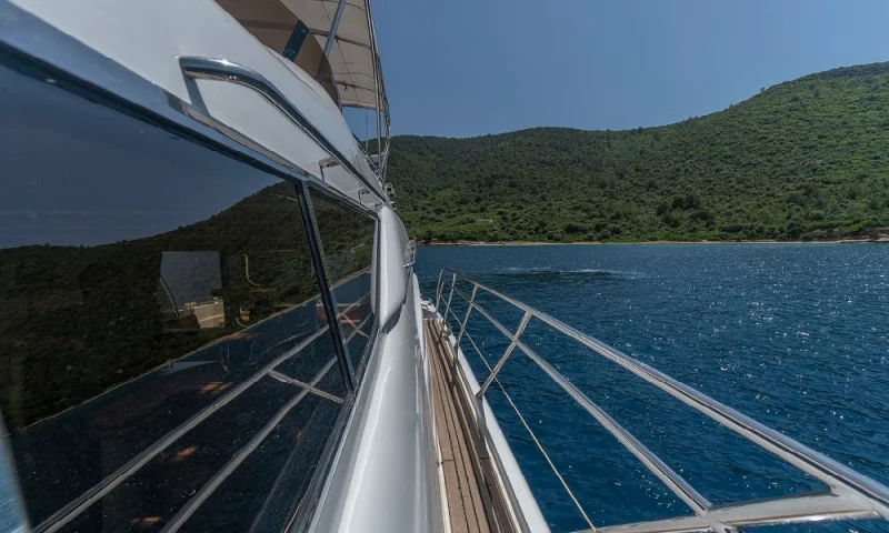 SUNSEEKER MANHATTAN 62   
