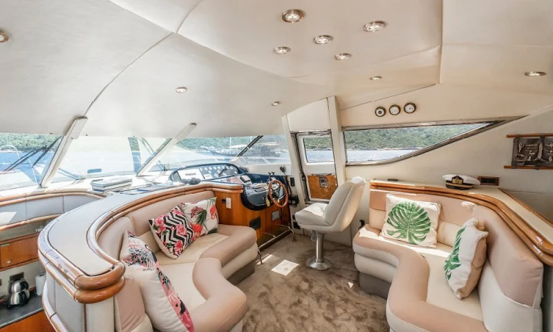 SUNSEEKER MANHATTAN 62   