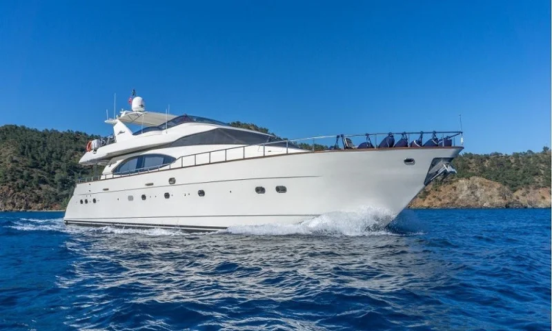MOTORYACHT AZIMUT 85