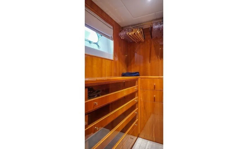MOTORYACHT AZIMUT 85