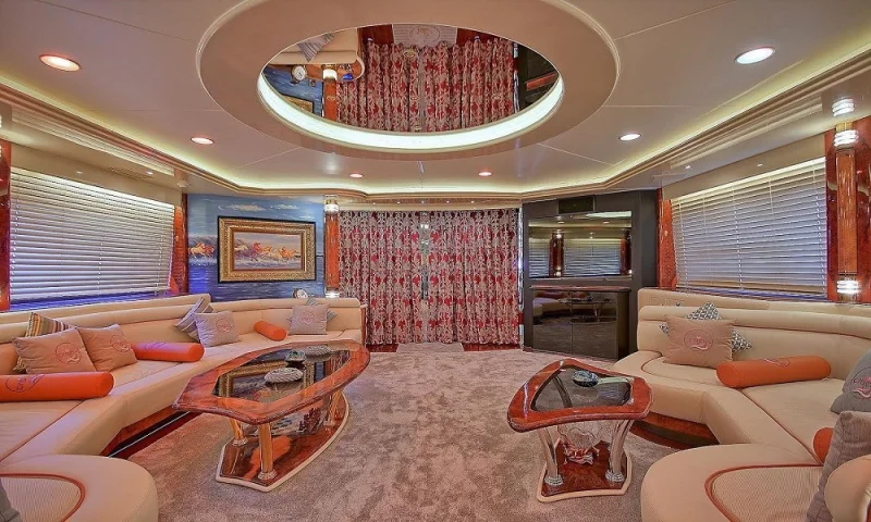 MOTORYACHT CROCUS