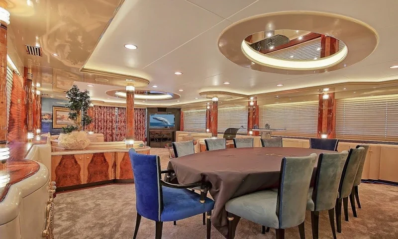 MOTORYACHT CROCUS