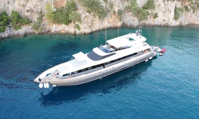 MOTORYACHT CROCUS