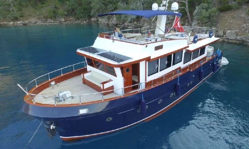 TRAWLER DAPHNE