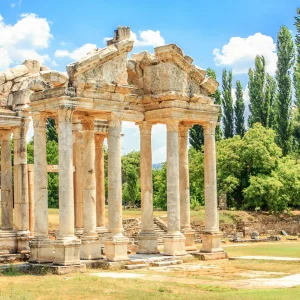 PUERTA DE TETRAPILÓN del Templo de Afrodita - Afrodisias