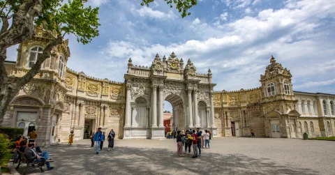 Dolmabahçe Palace - Bosphorus Cruise - Pierre Loti Hill - 7 Hr