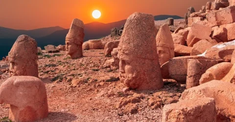 Estrellas de Oriente Ani - Van - Göbeklitepe - Monte Nemrut 10 Días - 9 Noches