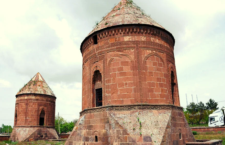 Emir Bayındır Kümbet - Ahlat 