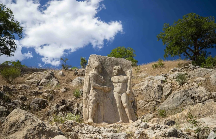 King Antiochos l and Herakles handshake stele - Kahta, Adıyaman
