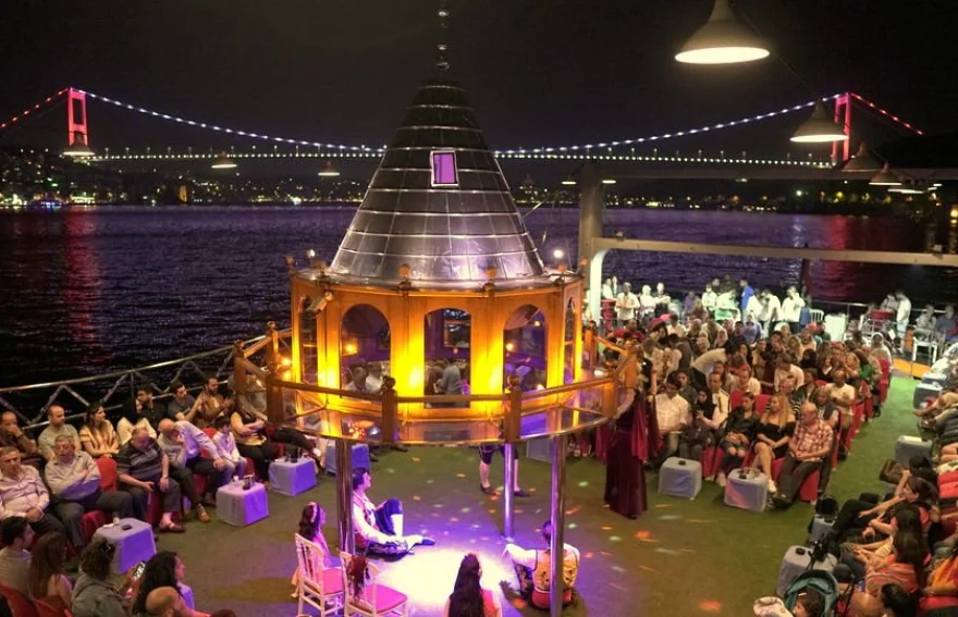Crucero con cena por el Bósforo 