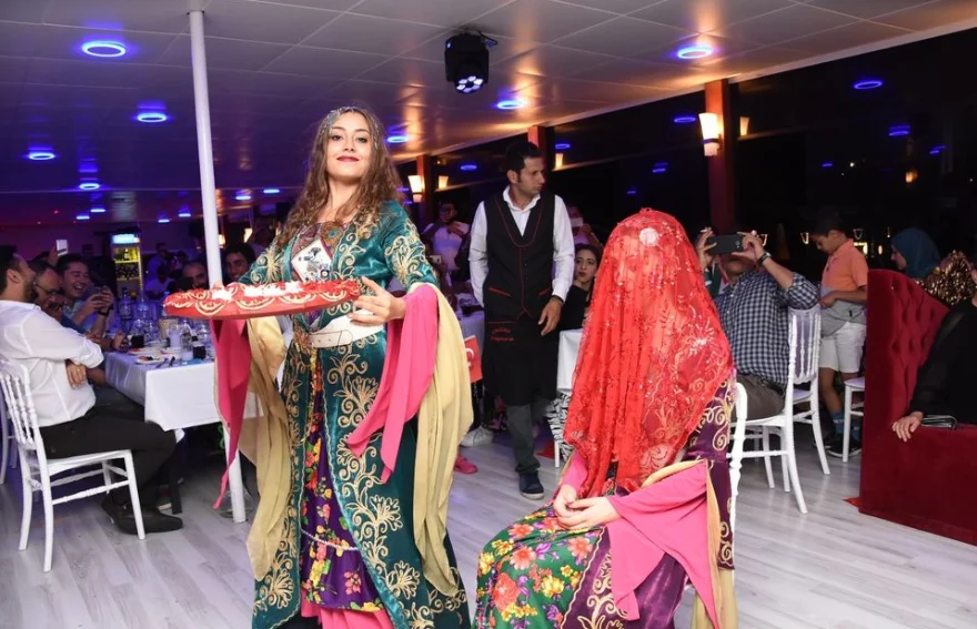 Crucero con cena por el Bósforo 