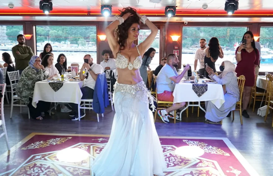 Crucero con cena por el Bósforo 