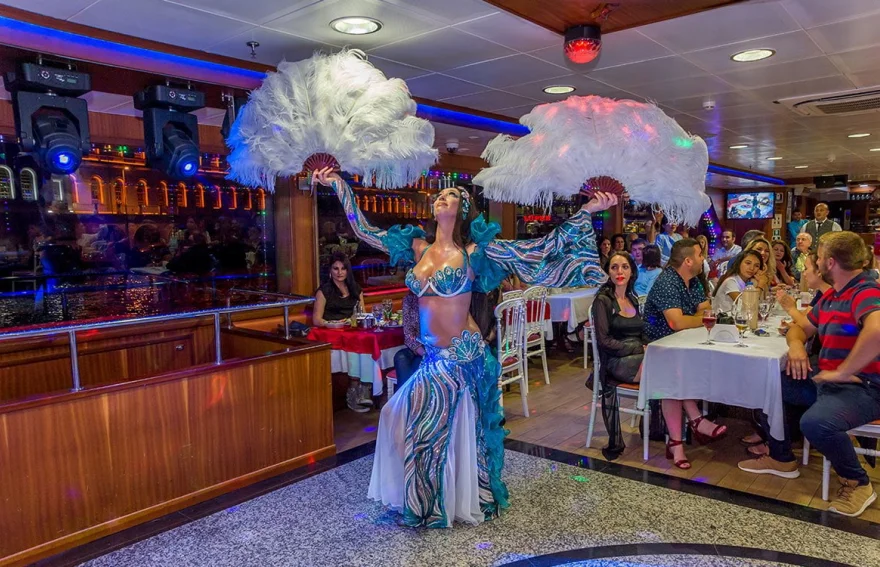 Crucero con cena por el Bósforo