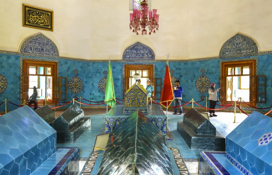 Green Tomb Bursa