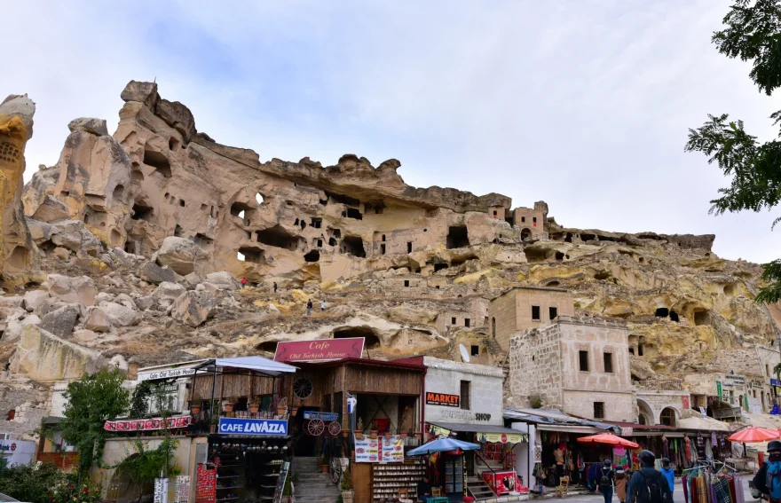Çabuşin Village