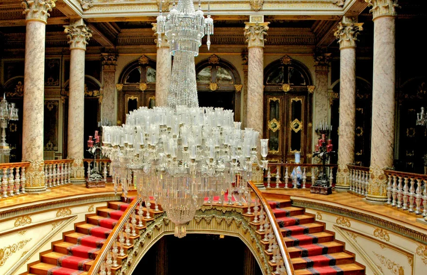 Dolmabahçe Palace's Crystal Chandelier (4,5 Ton)