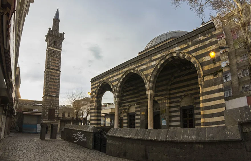 Four Legged Minaret / Diyarbakır
