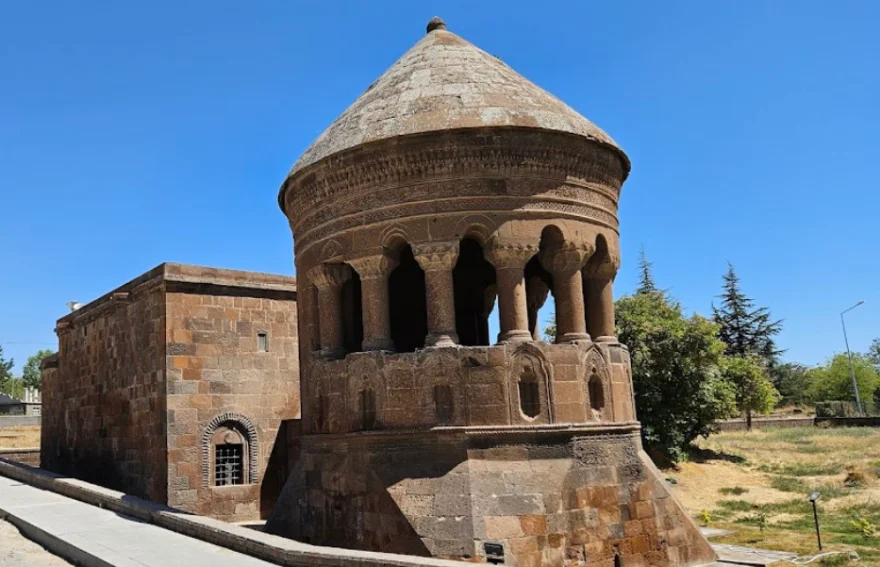 Ahlat Seljuk Kumbet