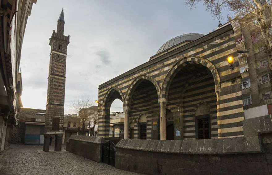 Four Legget Mnaret - Diyarbakir