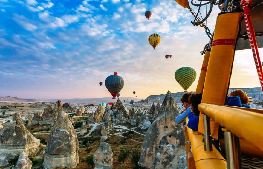 Hot air balloon tour Cappadocia