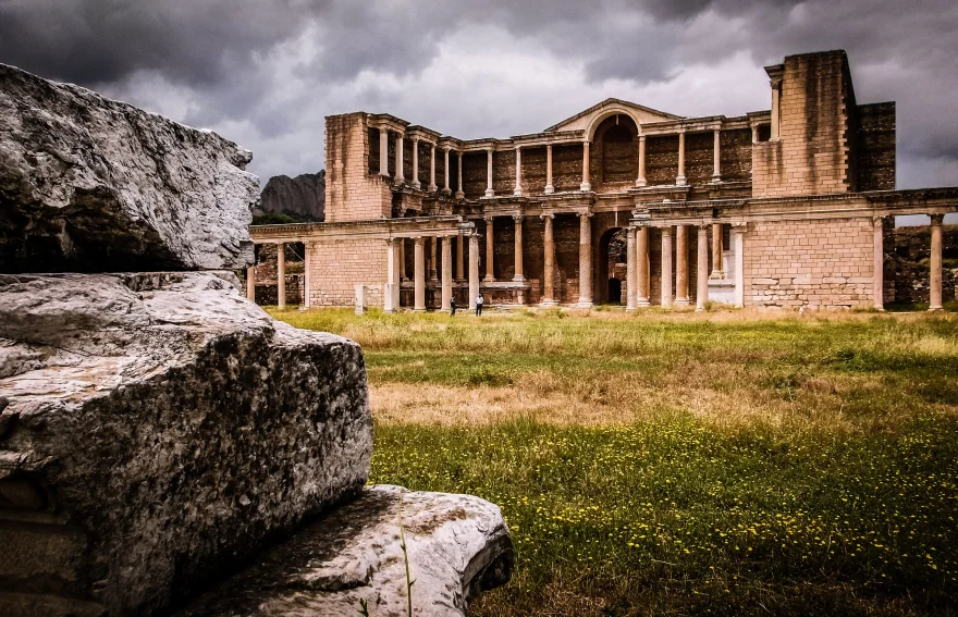 Sardes Gymnasium - Salihli 